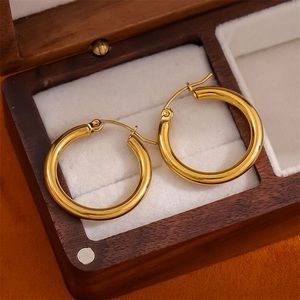 Retro Simple Style Round Plating Stainless Steel 18K
Gold Plated Hoop Earrings